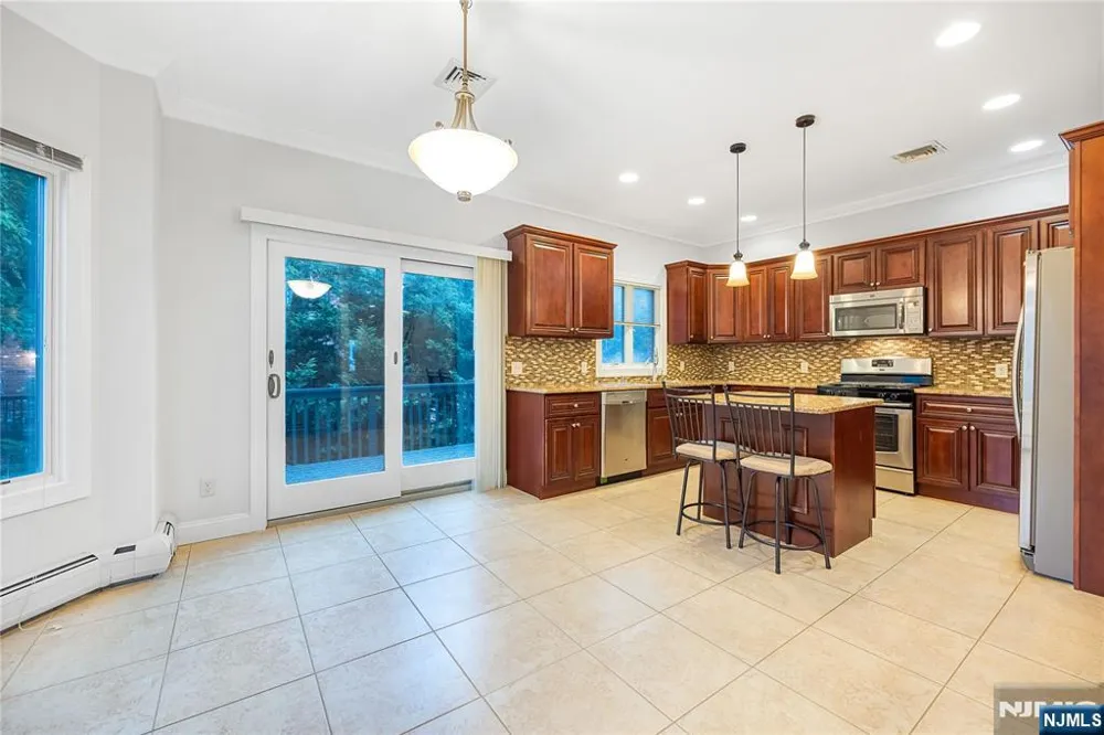 258 4th Street A Palisades Park, NJ 07650