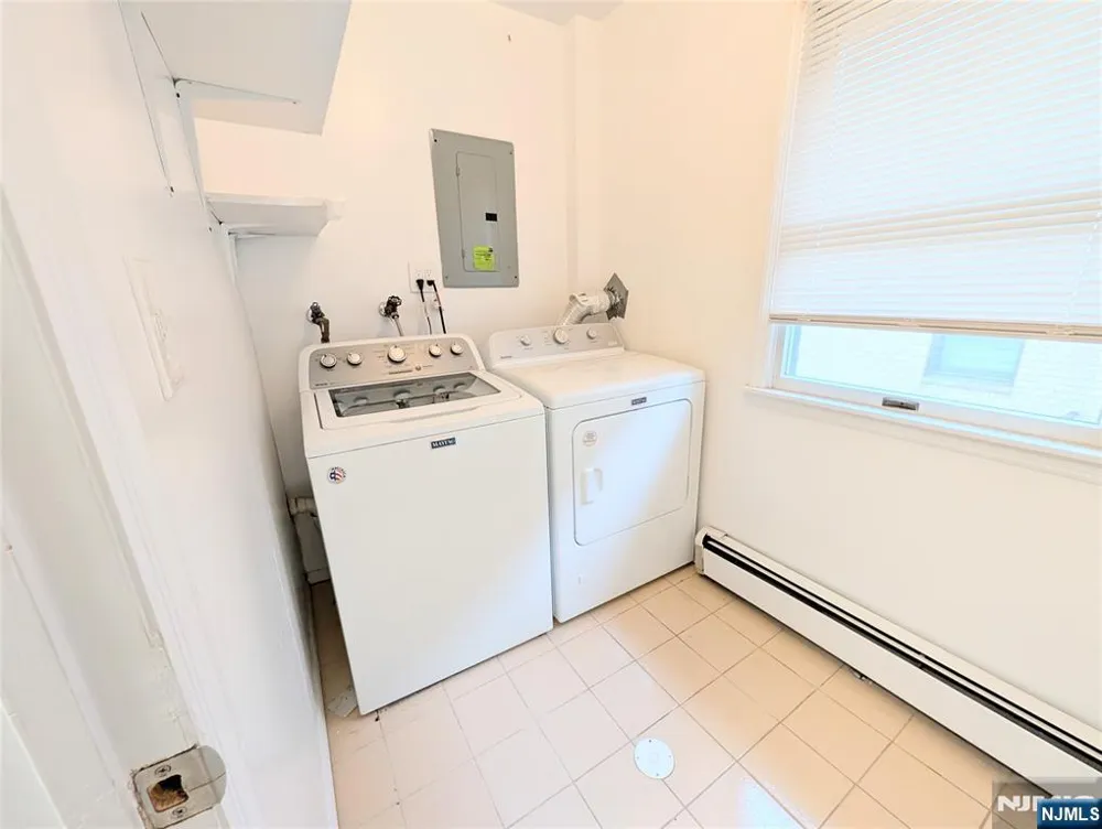 515 Broad Avenue 2ND Palisades Park, NJ 07650