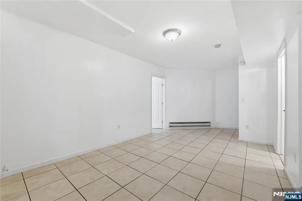 126-128 N 9th Ground Paterson, NJ 07522