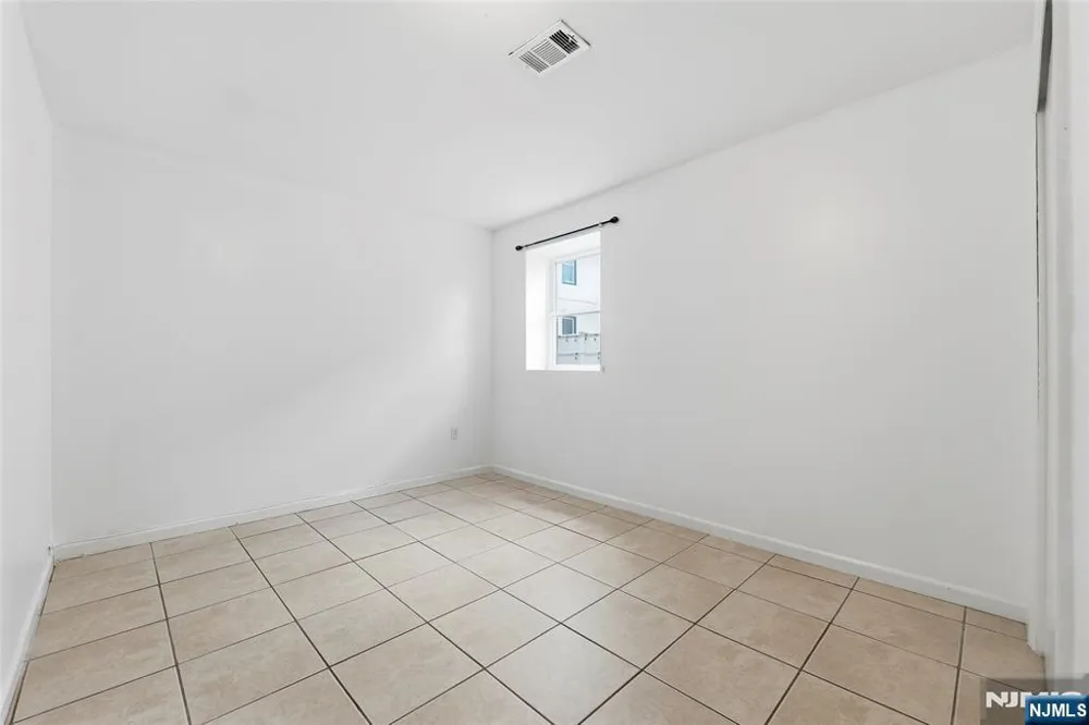 126-128 N 9th Ground Paterson, NJ 07522