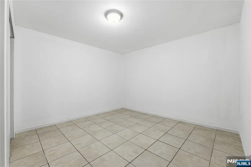 126-128 N 9th Ground Paterson, NJ 07522
