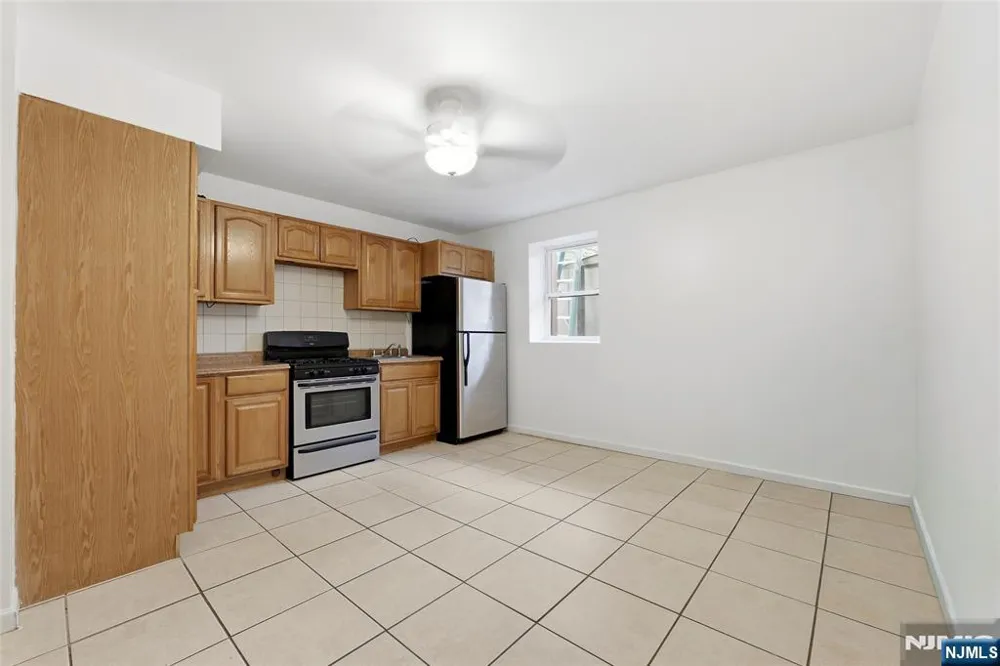 126-128 N 9th Ground Paterson, NJ 07522