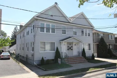 222 Irving Place 4