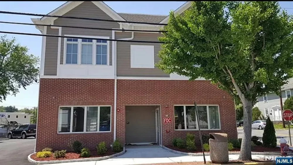 21 Grove Street 1B Tenafly, NJ 07670