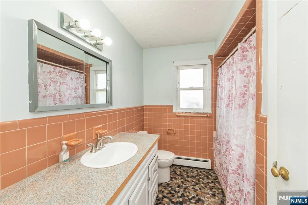 48 Whittaker Avenue 1 Woodland Park, NJ 07424