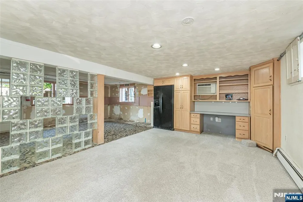 48 Whittaker Avenue 1 Woodland Park, NJ 07424