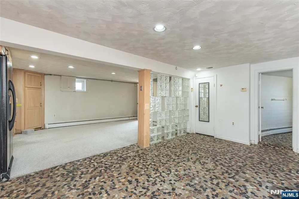 48 Whittaker Avenue 1 Woodland Park, NJ 07424