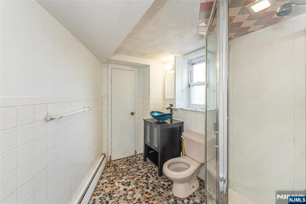 48 Whittaker Avenue 1 Woodland Park, NJ 07424