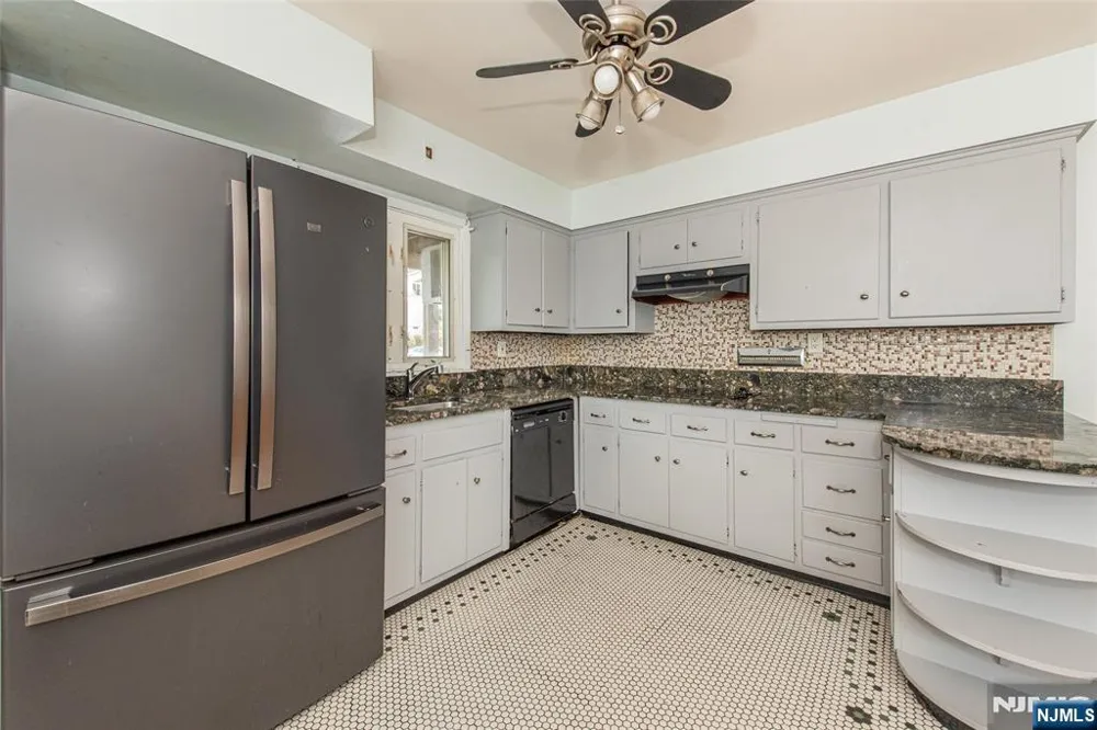 48 Whittaker Avenue 1 Woodland Park, NJ 07424
