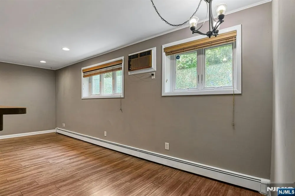 31 Home Place 1 Bergenfield, NJ 07621