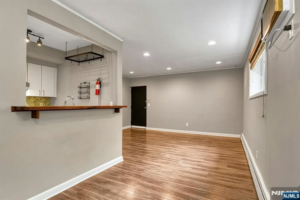 31 Home Place 1 Bergenfield, NJ 07621