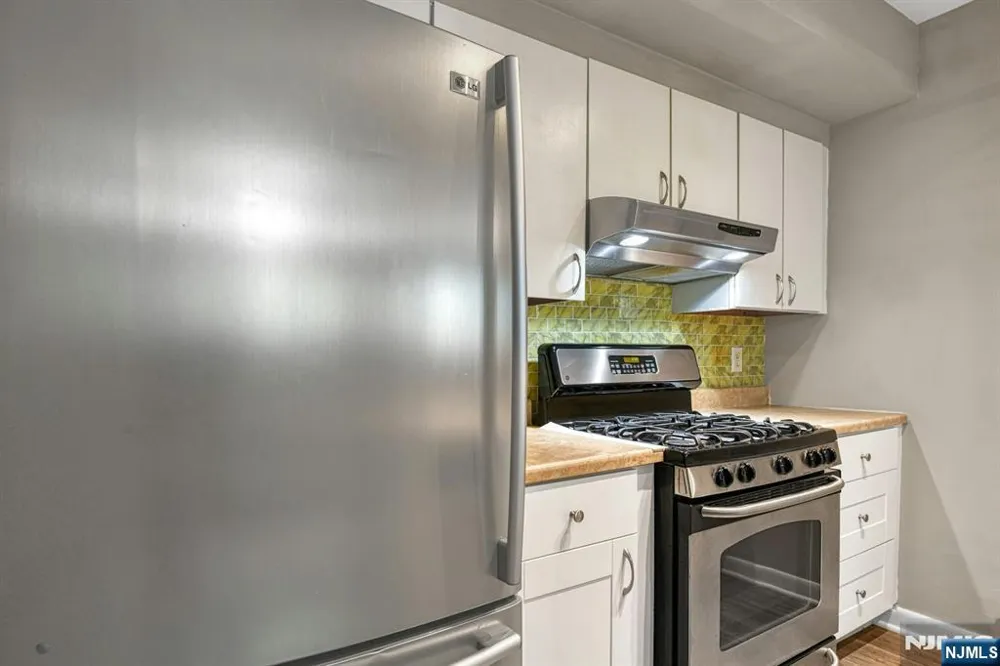 31 Home Place 1 Bergenfield, NJ 07621