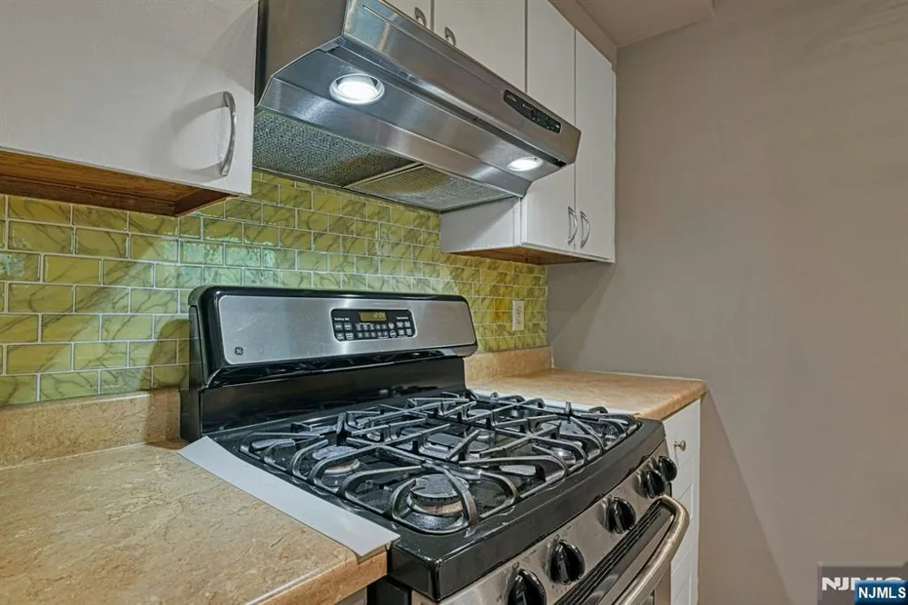 31 Home Place 1 Bergenfield, NJ 07621
