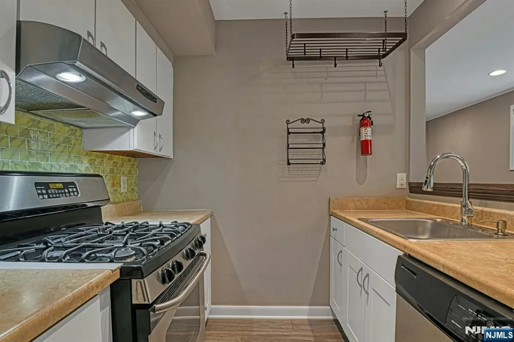 31 Home Place 1 Bergenfield, NJ 07621