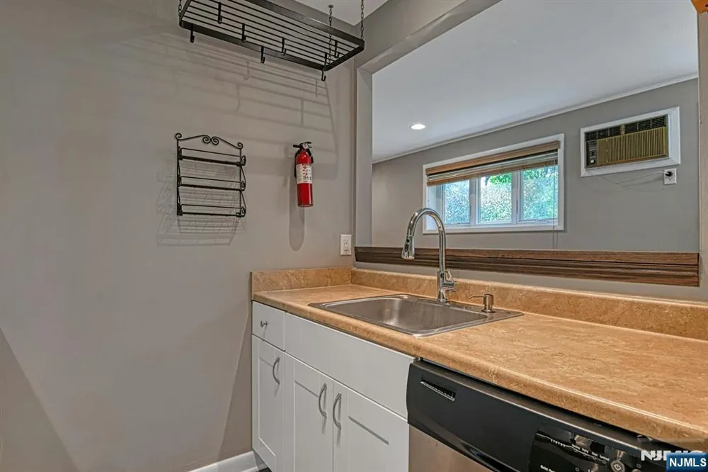 31 Home Place 1 Bergenfield, NJ 07621