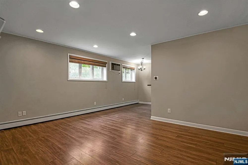 31 Home Place 1 Bergenfield, NJ 07621