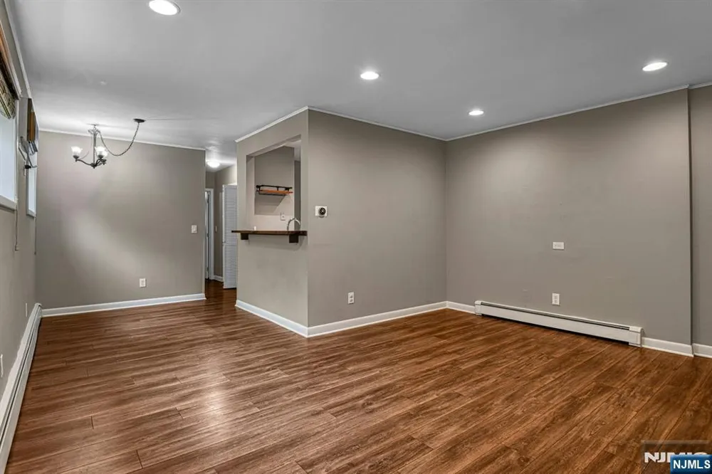 31 Home Place 1 Bergenfield, NJ 07621