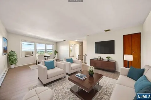 1023 Morningside Lane 2nd FL