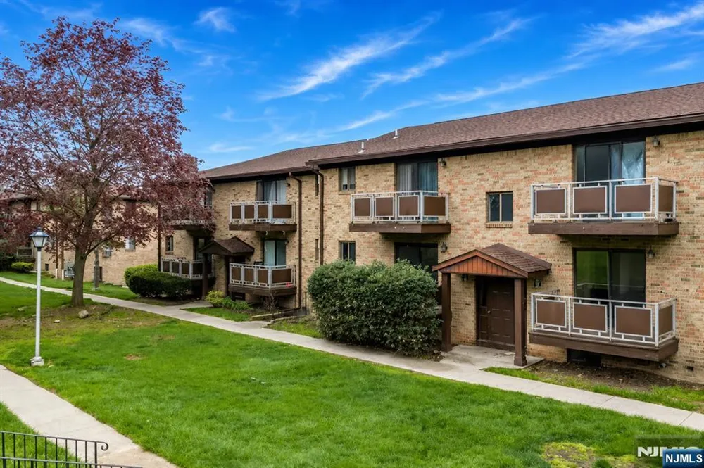 103 Bellgrove 2B Mahwah, NJ 07430