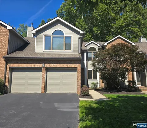 87 Lakeview Drive
