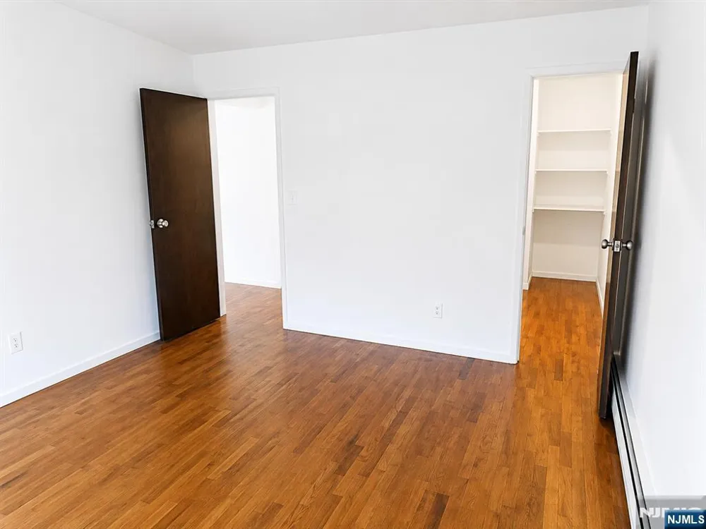 238 Collignon 2B River Vale, NJ 07675