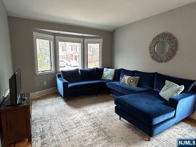 54 Oak Street Tenafly, NJ 07670
