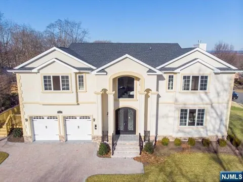 223 Hillcrest Drive