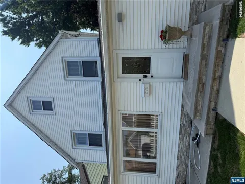 226 Louis Street 1