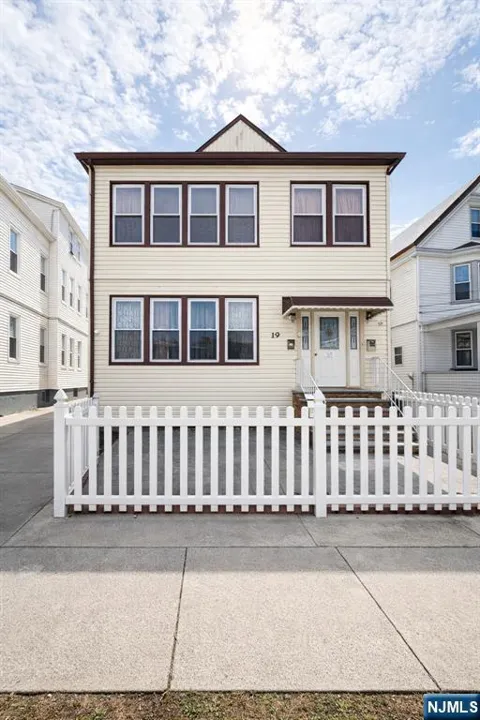 19 Burgess Place 2