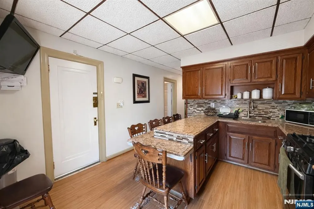 19 Burgess Place 2 Passaic, NJ 07055
