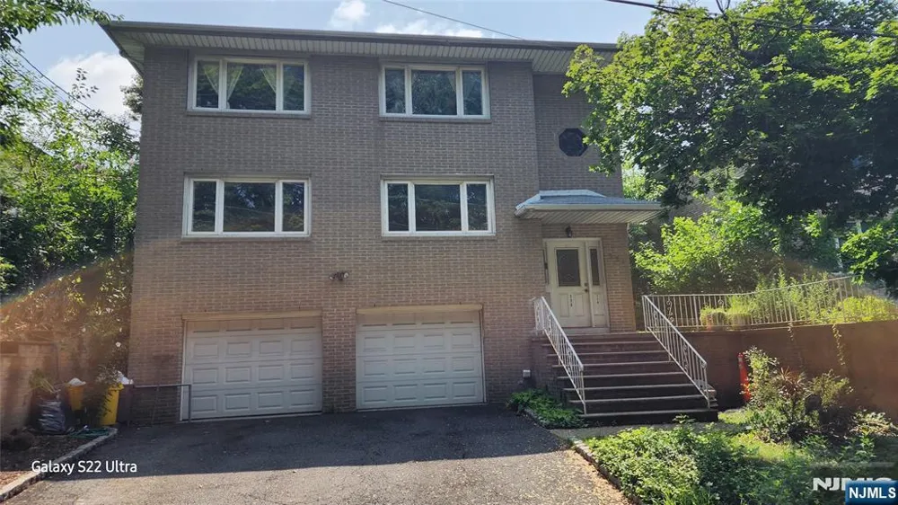 336 6th Street 2nd floor Palisades Park, NJ 07650