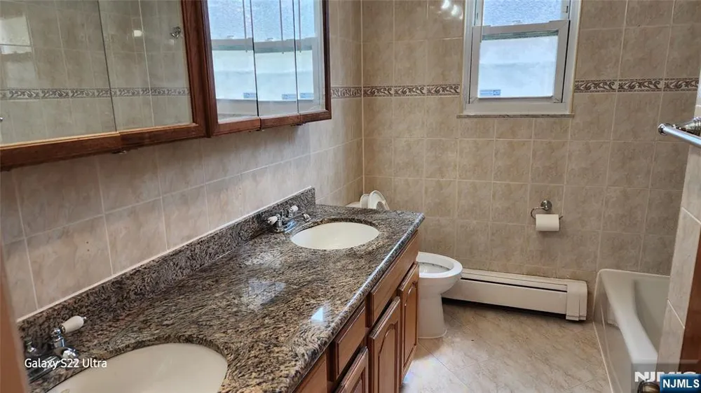 336 6th Street 2nd floor Palisades Park, NJ 07650