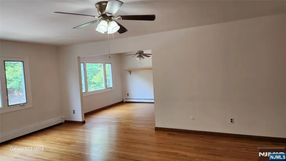 336 6th Street 2nd floor Palisades Park, NJ 07650