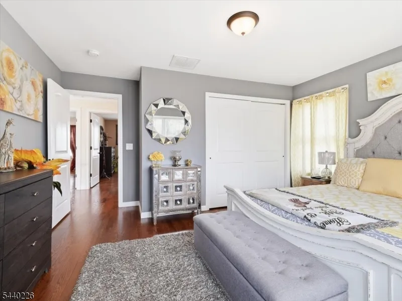 911 Worth Ave Linden City, NJ 07036