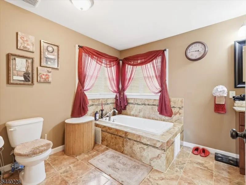 911 Worth Ave Linden City, NJ 07036