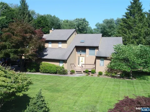 88 Van Blarcom Lane