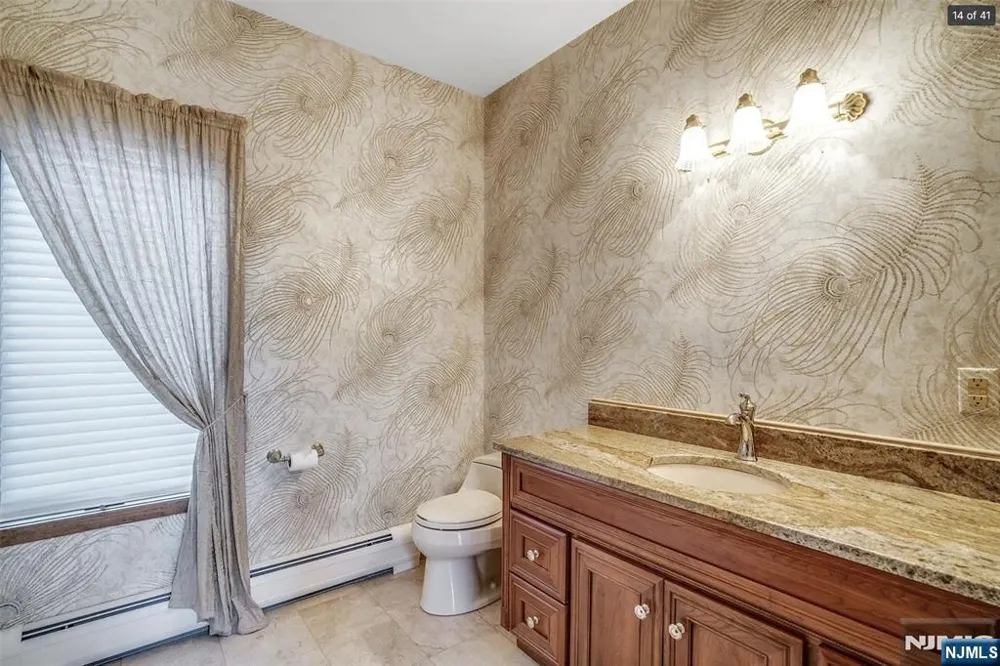 88 Van Blarcom Lane Wyckoff, NJ 07481