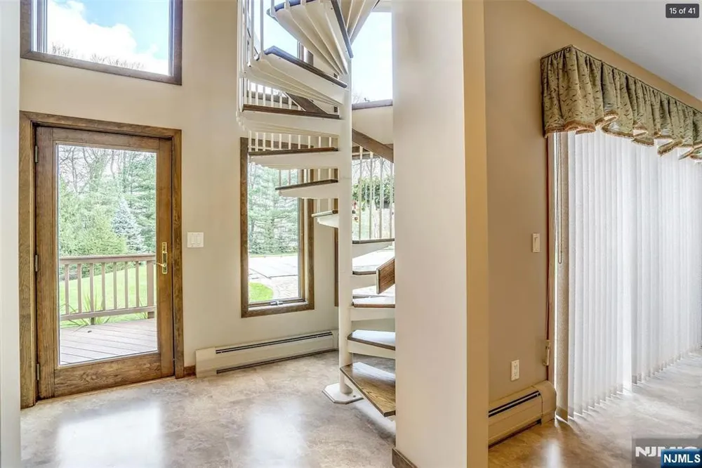 88 Van Blarcom Lane Wyckoff, NJ 07481