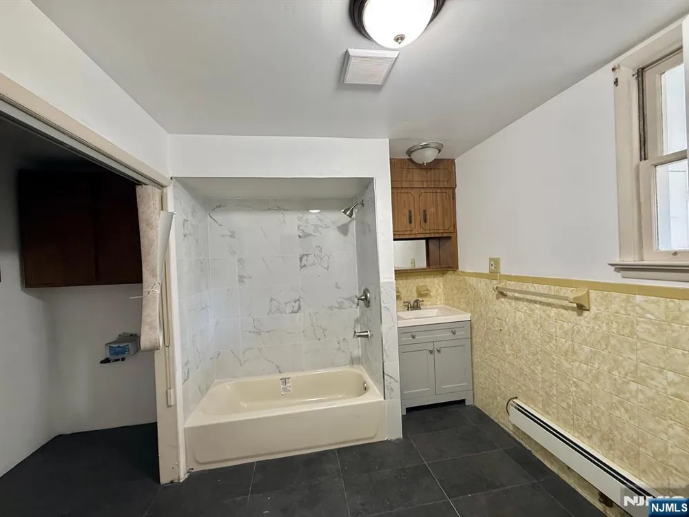 525 Harrison Avenue 2F Harrison, NJ 07029