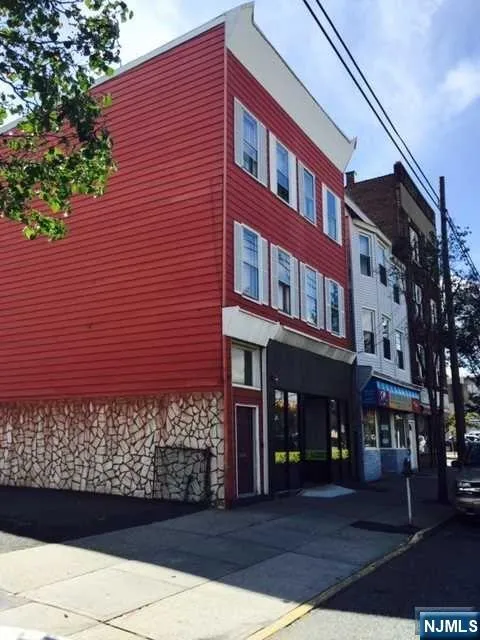 525 Harrison Avenue 2F Harrison, NJ 07029