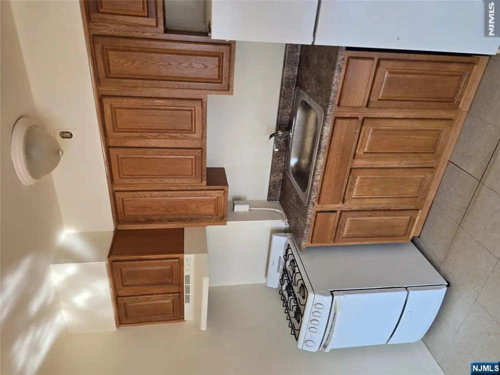 475 Grand 1F Palisades Park, NJ 07650