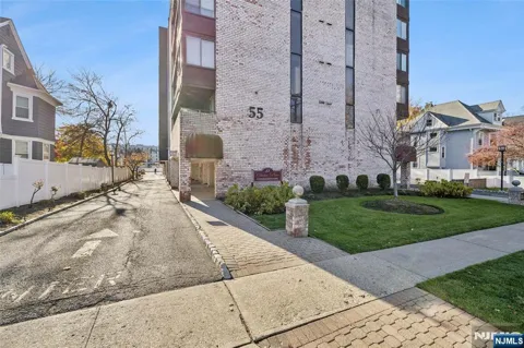 55 Clinton Place 510