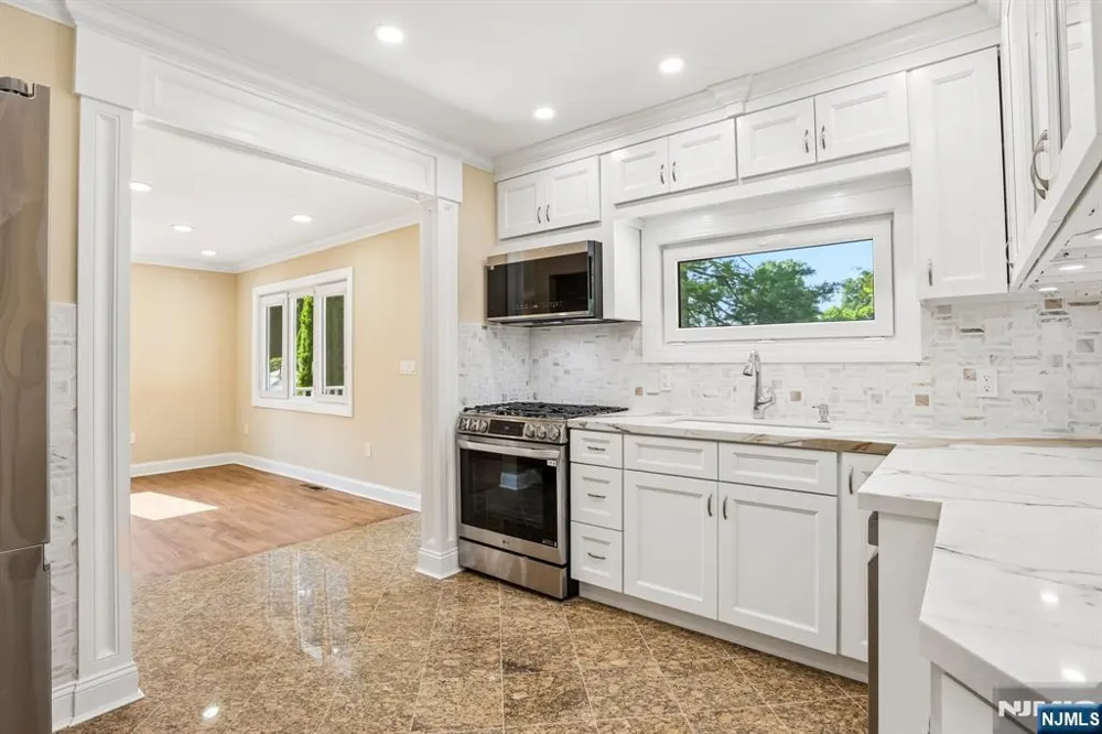 50 Lincoln Place Waldwick, NJ 07463