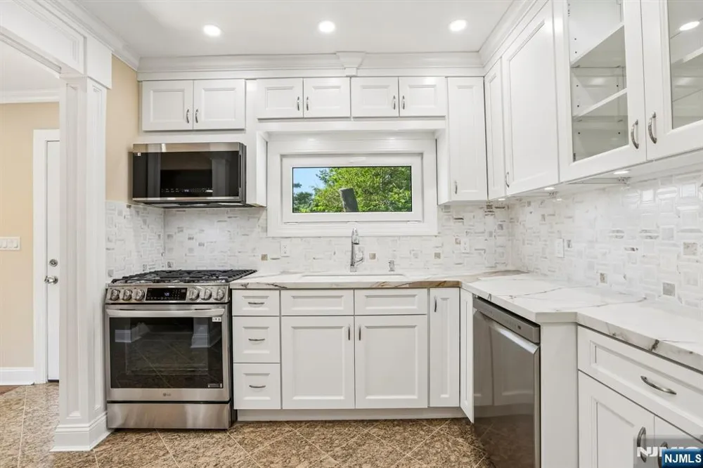 50 Lincoln Place Waldwick, NJ 07463
