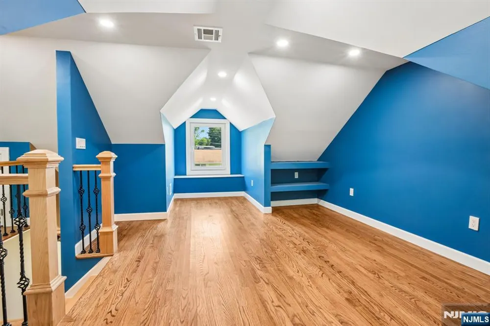 50 Lincoln Place Waldwick, NJ 07463