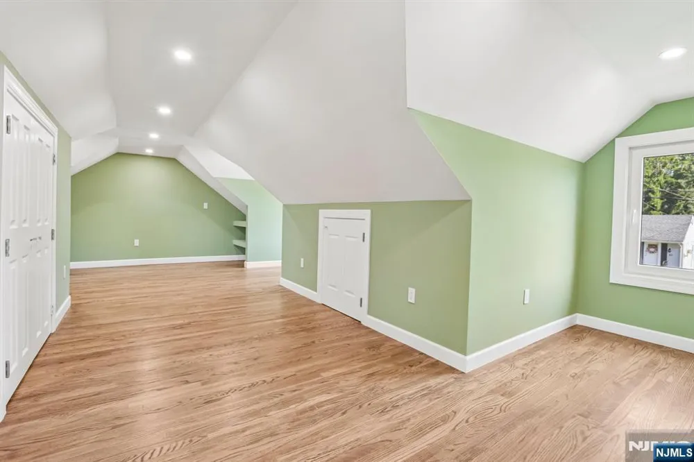 50 Lincoln Place Waldwick, NJ 07463