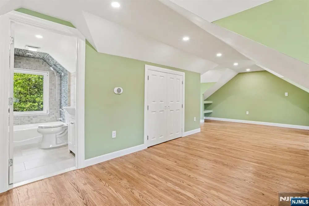 50 Lincoln Place Waldwick, NJ 07463