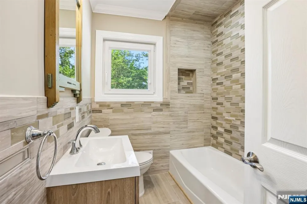 50 Lincoln Place Waldwick, NJ 07463