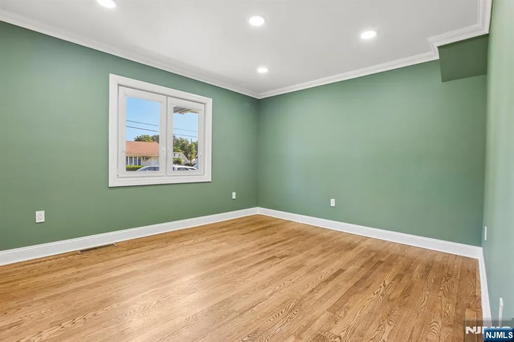 50 Lincoln Place Waldwick, NJ 07463