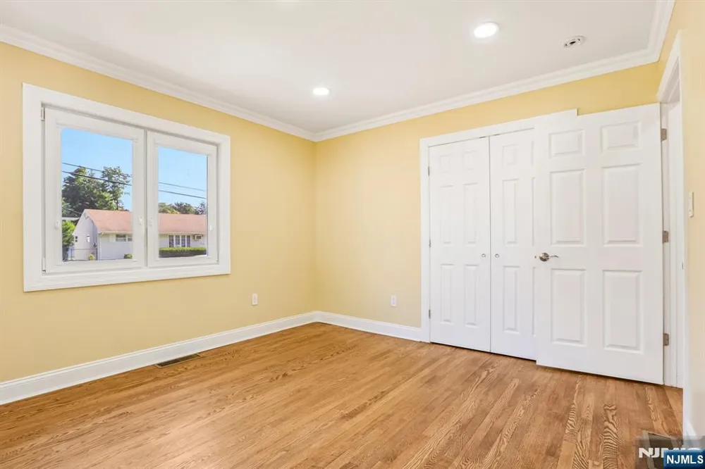 50 Lincoln Place Waldwick, NJ 07463